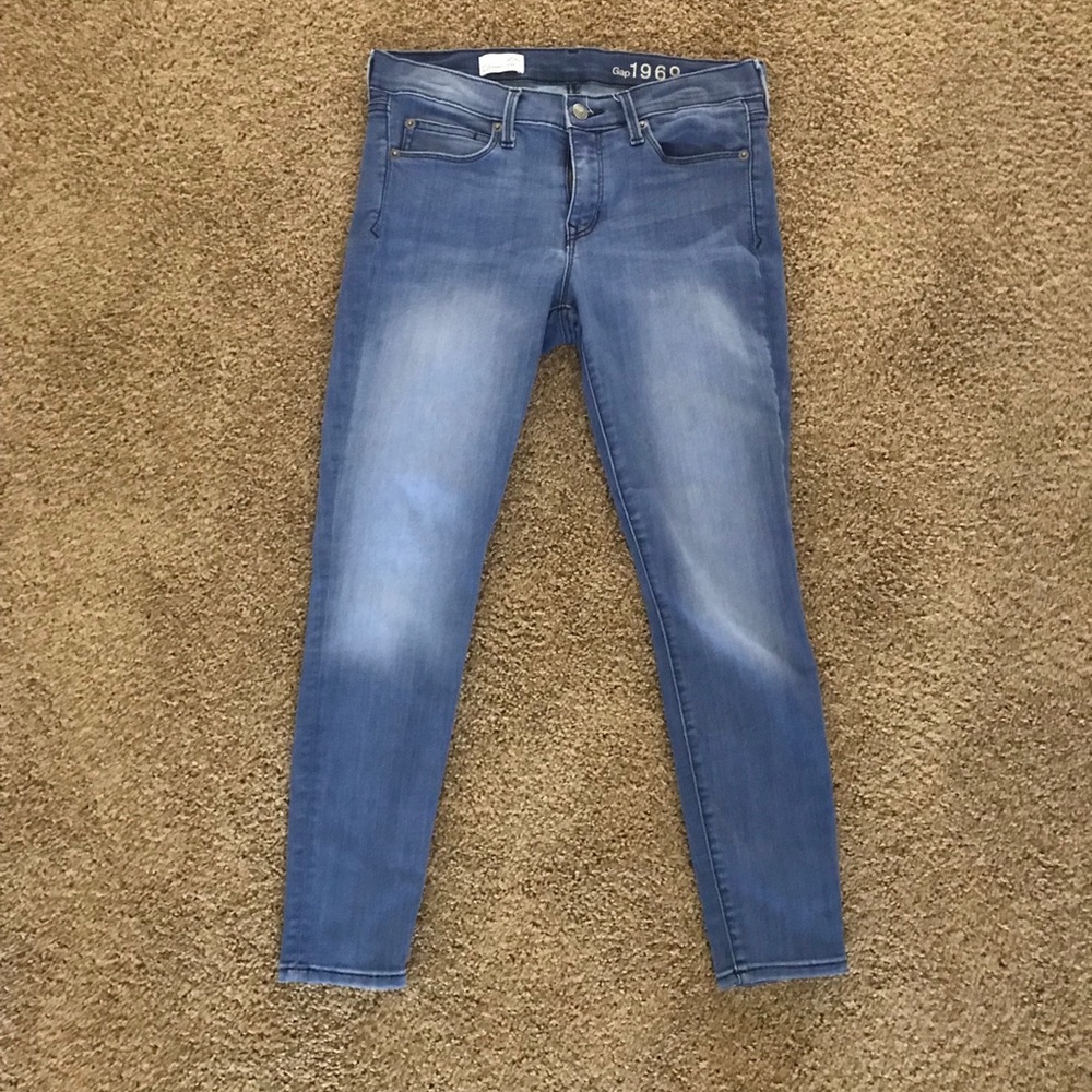 SIZE 29 SHORT, GAP 1969 LEGGING JEAN